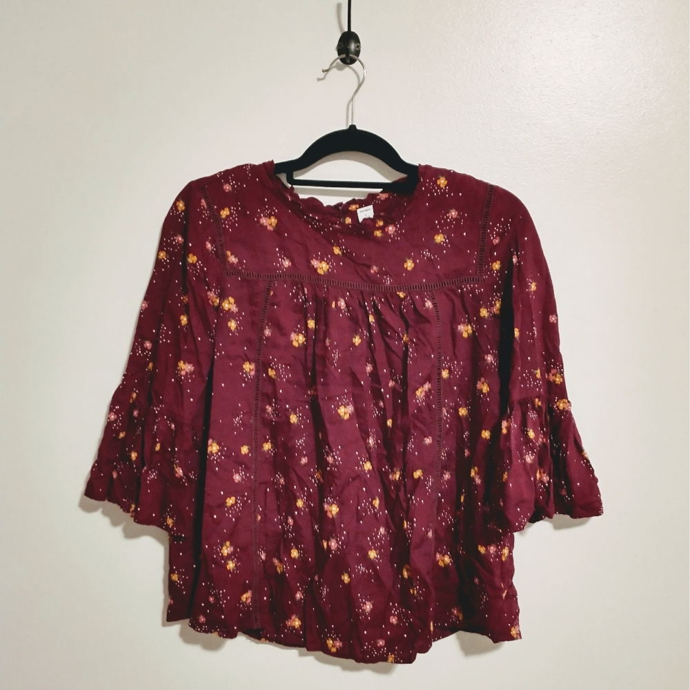 Floral top old navy size small, peasant style